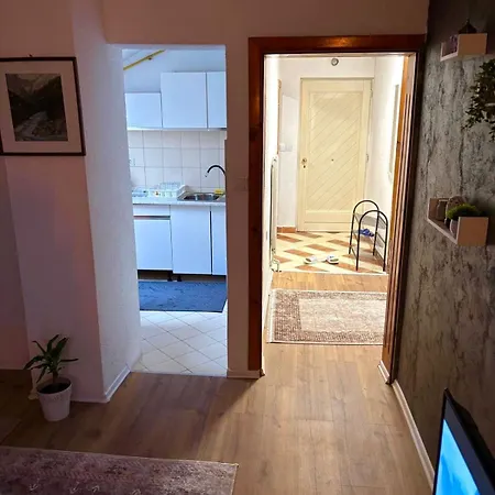 דירה View *